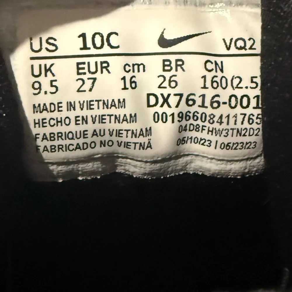 Nike Star Runner 4 Kids Sneakers Black White US 10C Lightweight Running